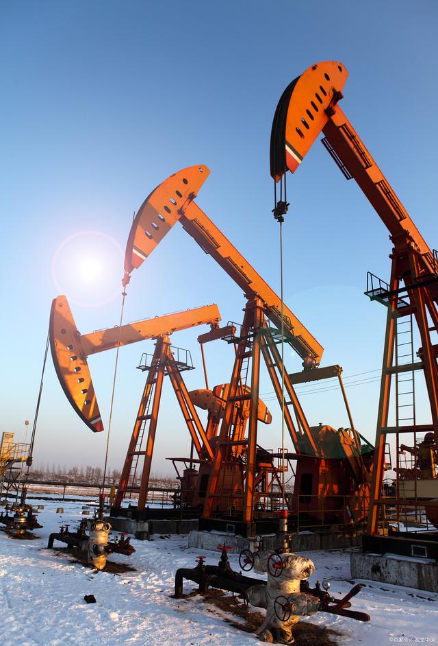 美國石油產(chǎn)量突破1300萬桶 全球能源市場的里程碑與挑戰(zhàn)